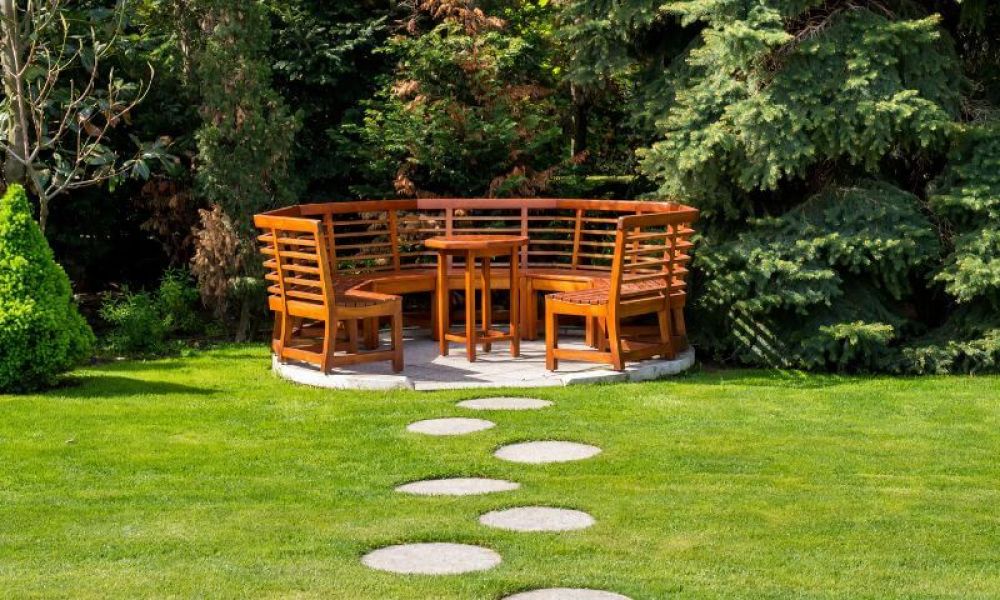 Circular wood bench with table