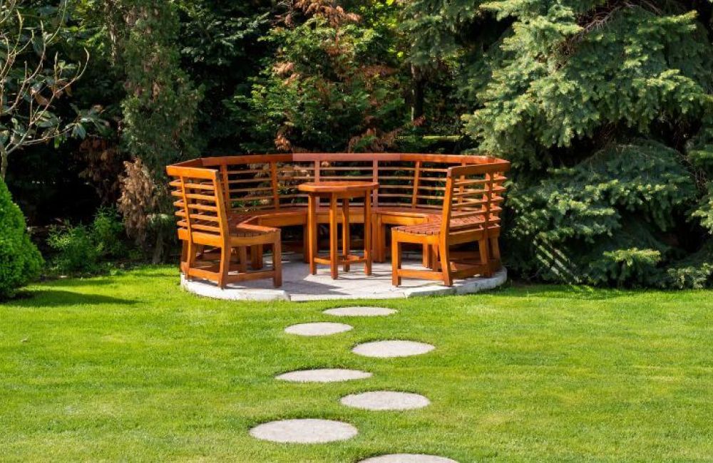 Circular wood bench with table
